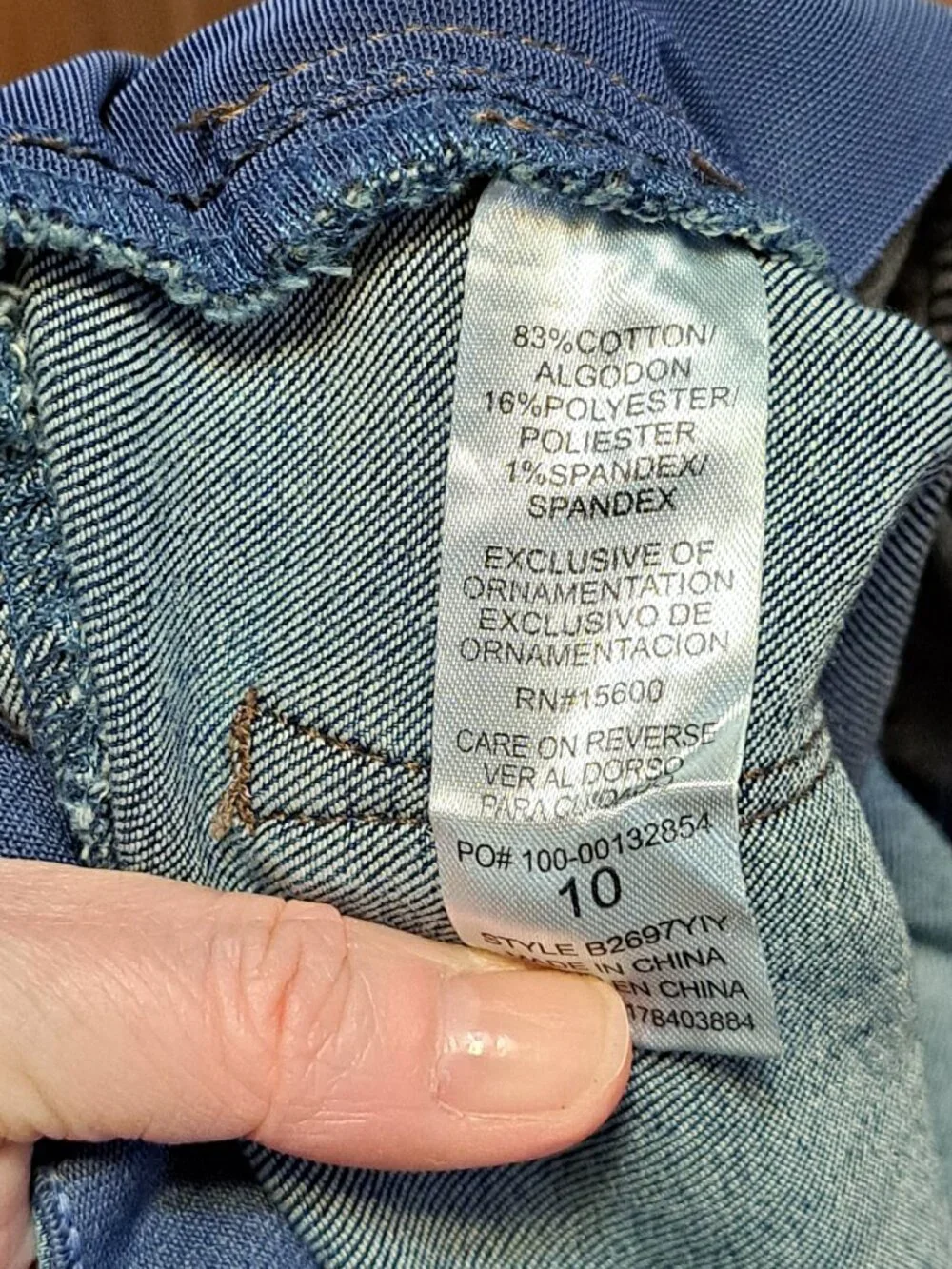 Democracy Frayed Hem Ankle Jeans - Picture 4 of 4